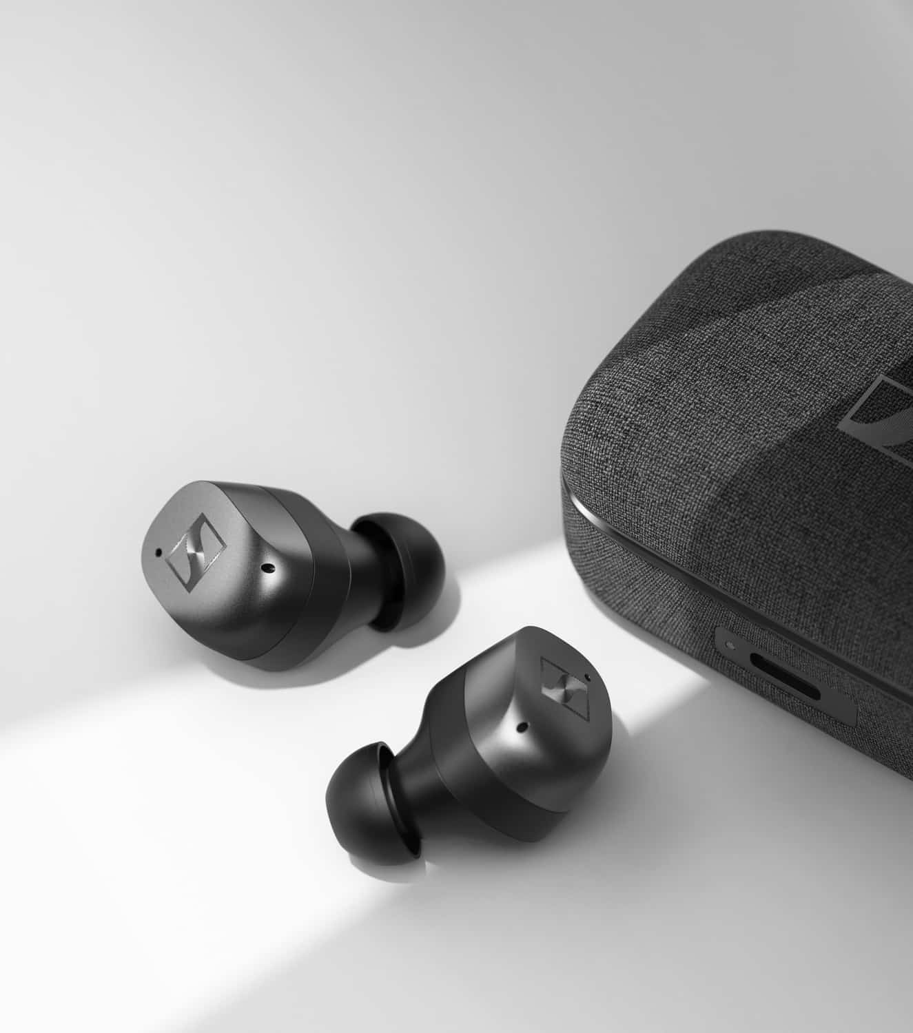 mtw_4_ black_graphite_packaging_images Sennheiser Momentum True Wireless 4