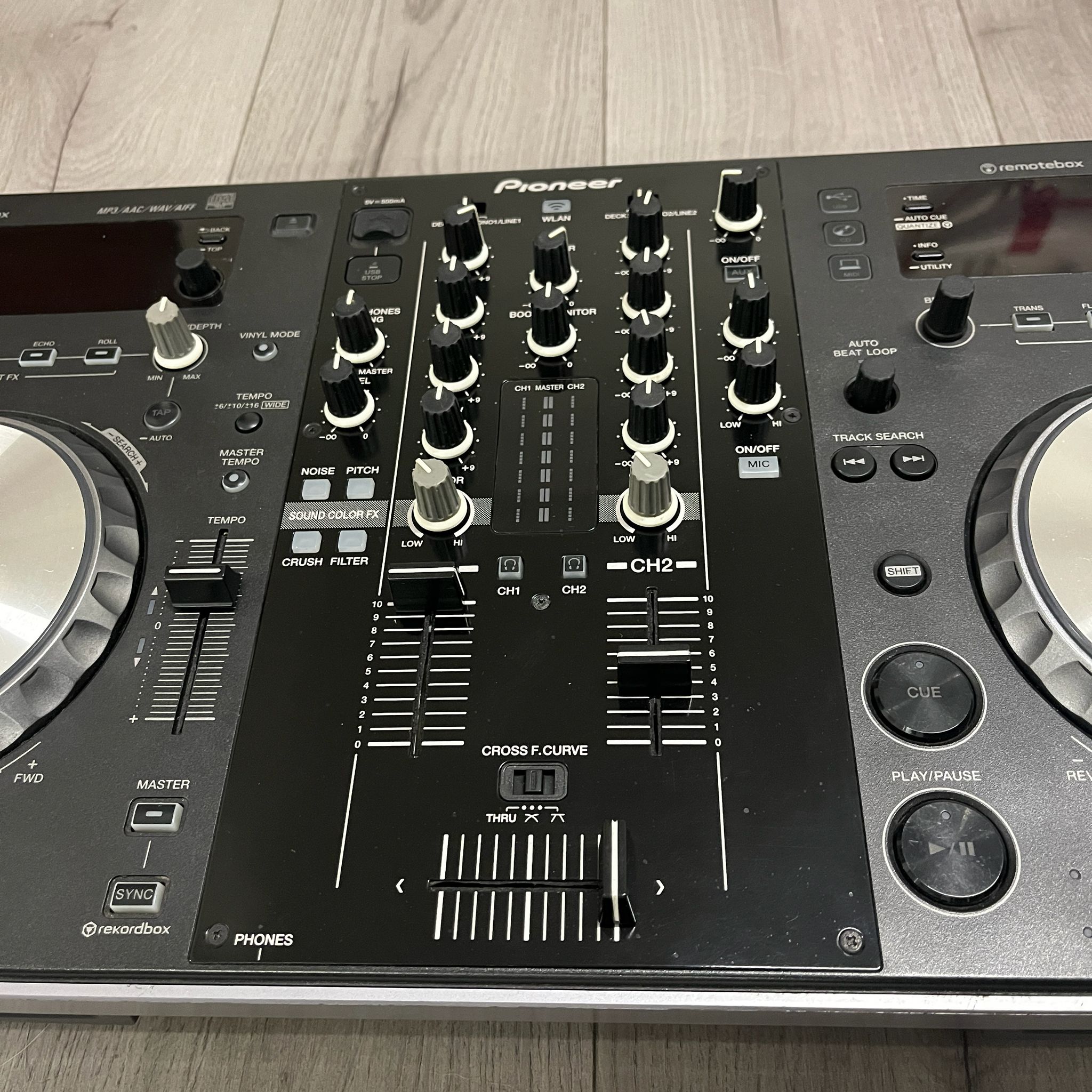 Pioneer XDJ-R1