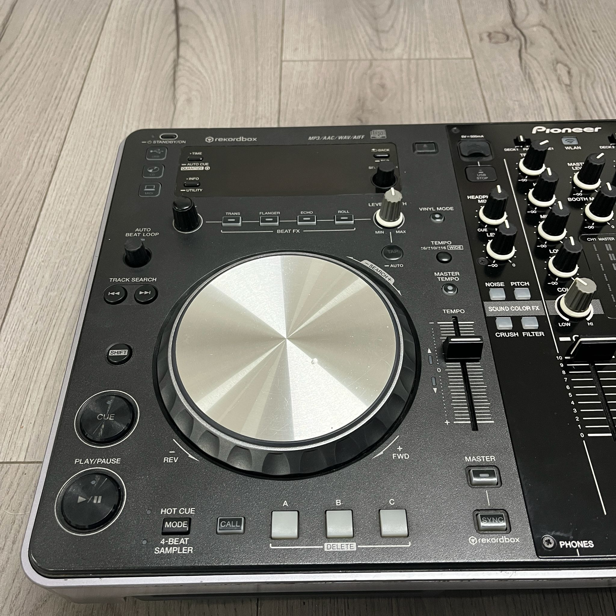 Pioneer XDJ-R1