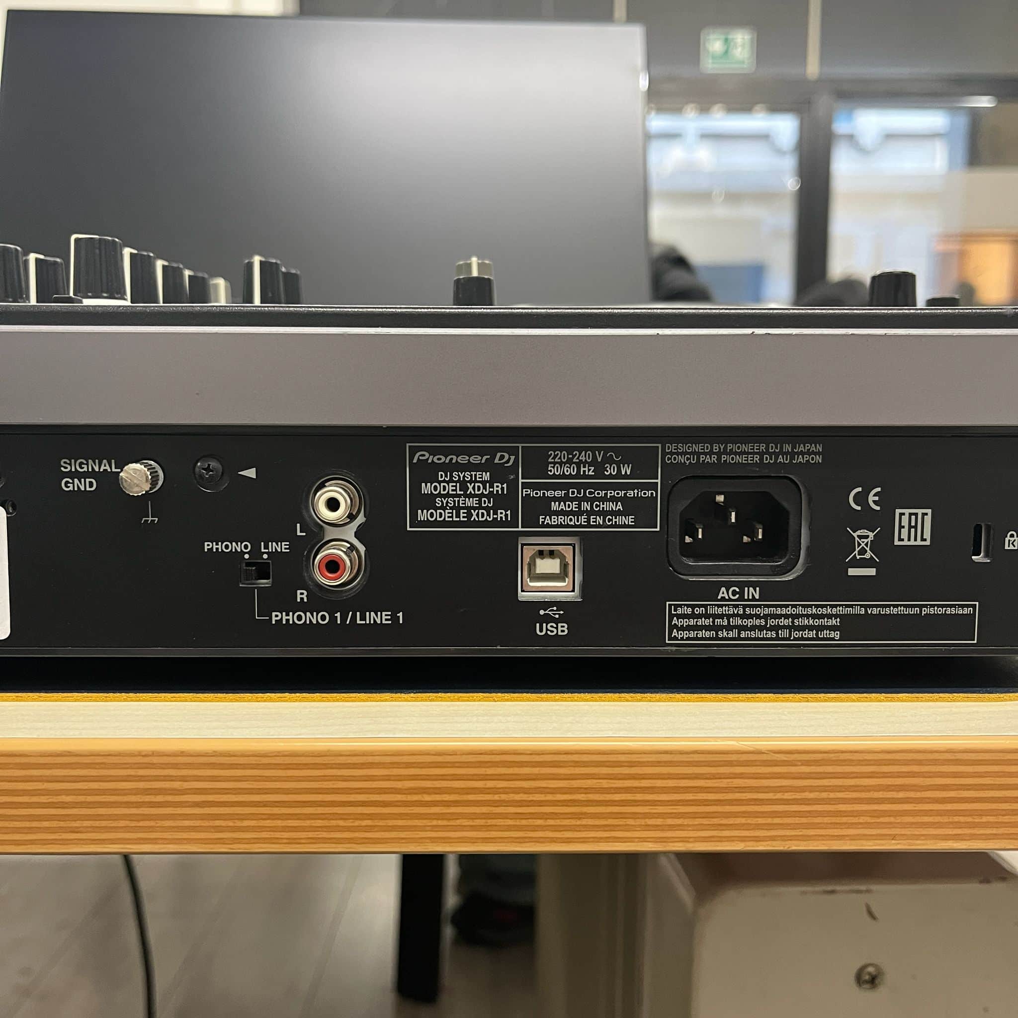 Pioneer XDJ-R1